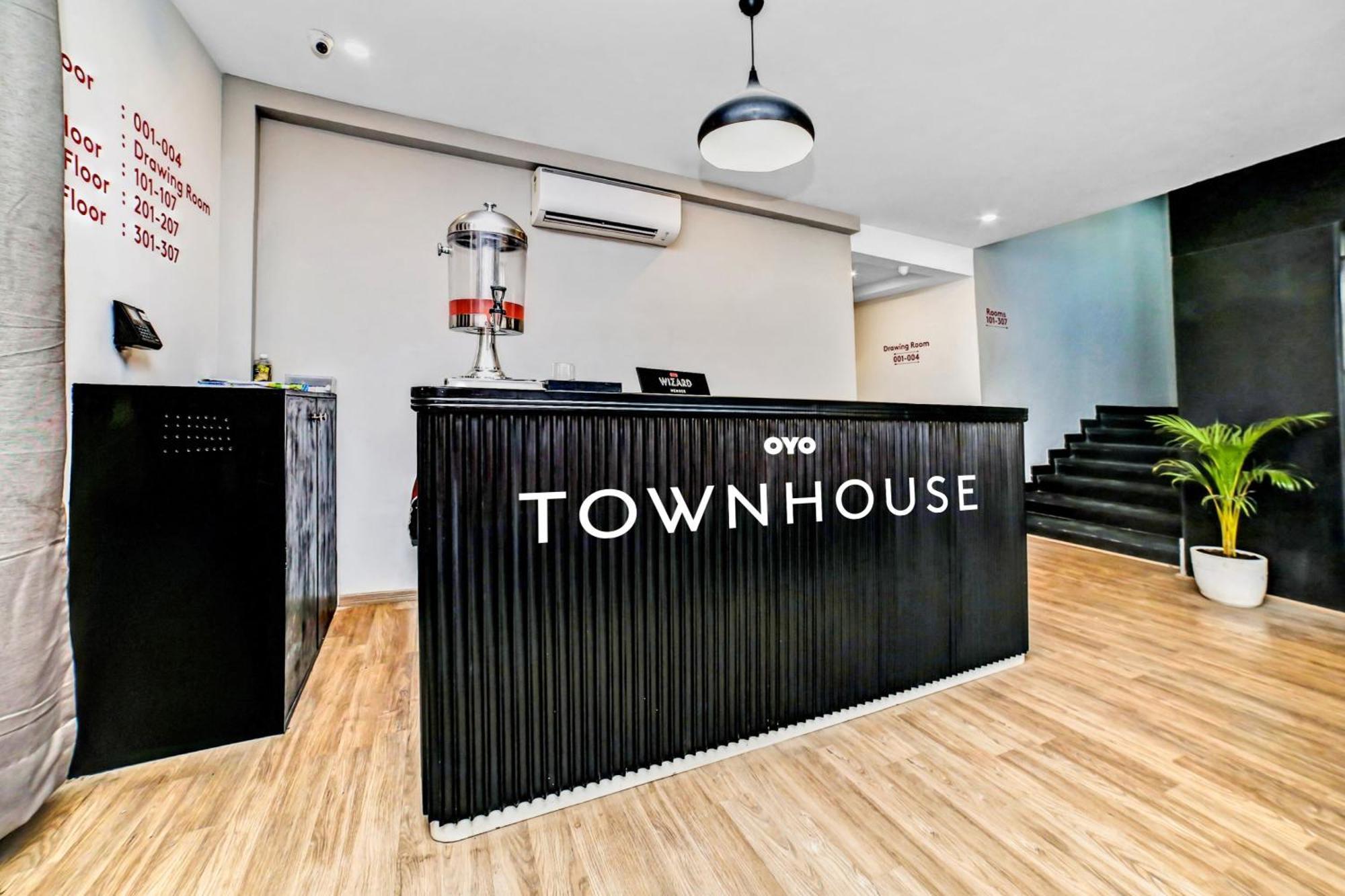Chinhat Hotel O Town House 1274 Patrakar Puram מראה חיצוני תמונה