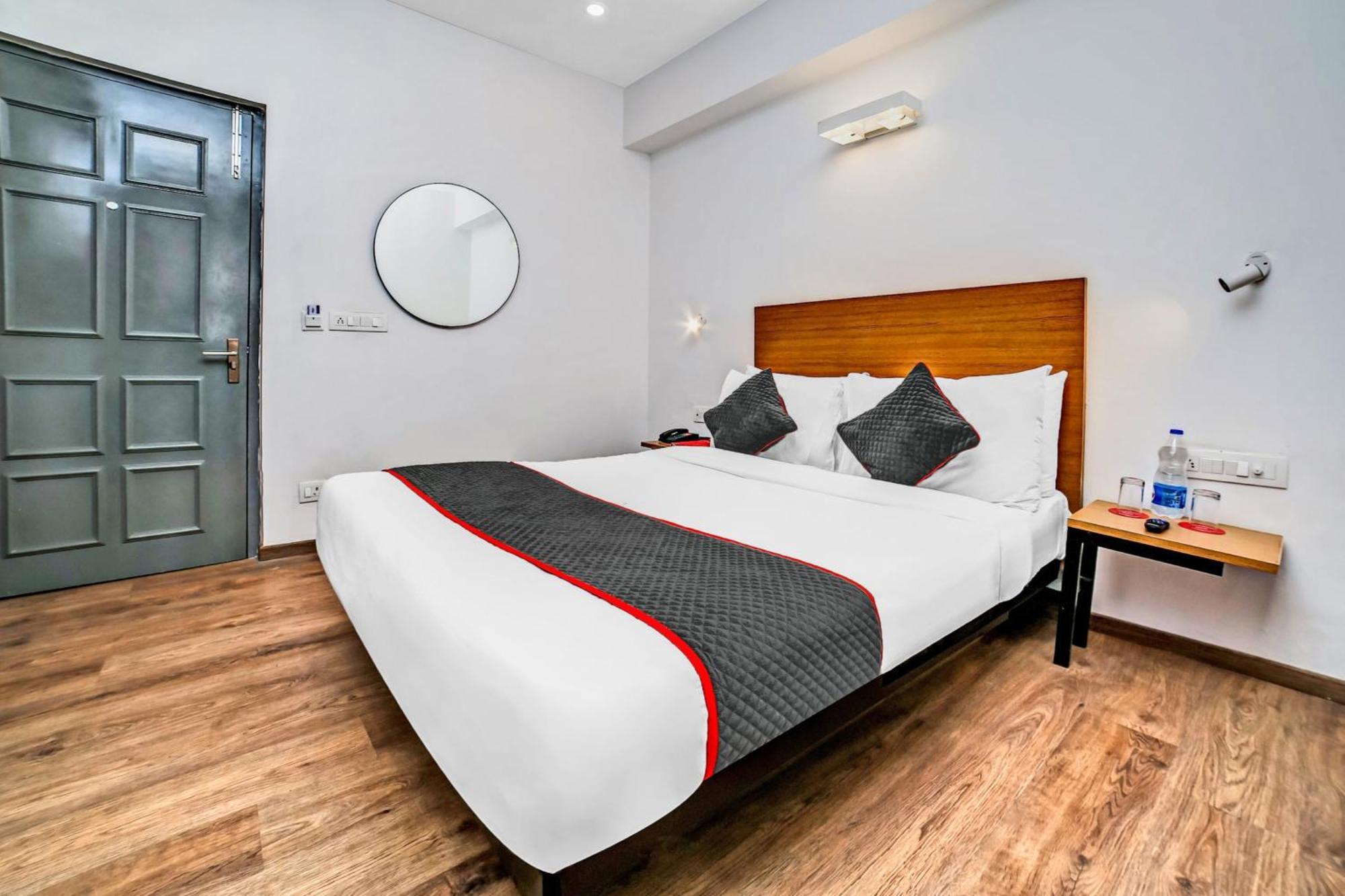 Chinhat Hotel O Town House 1274 Patrakar Puram מראה חיצוני תמונה